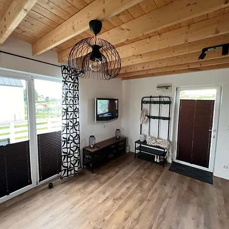 Nad Jeziorem Radunskim Holiday home Borzestowska Huta