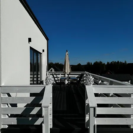 Nad Jeziorem Radunskim Holiday home Borzestowska Huta