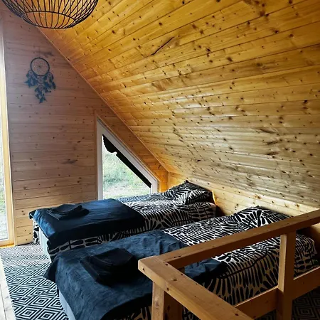 Semesterbostad Nad Jeziorem Radunskim *
